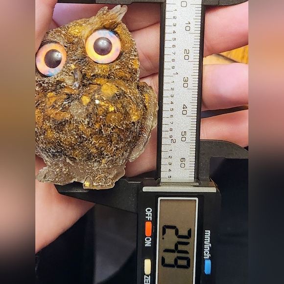 Genuine Tigers Eye or Clear Quartz Chip Resin Owl - Picture 4 of 5